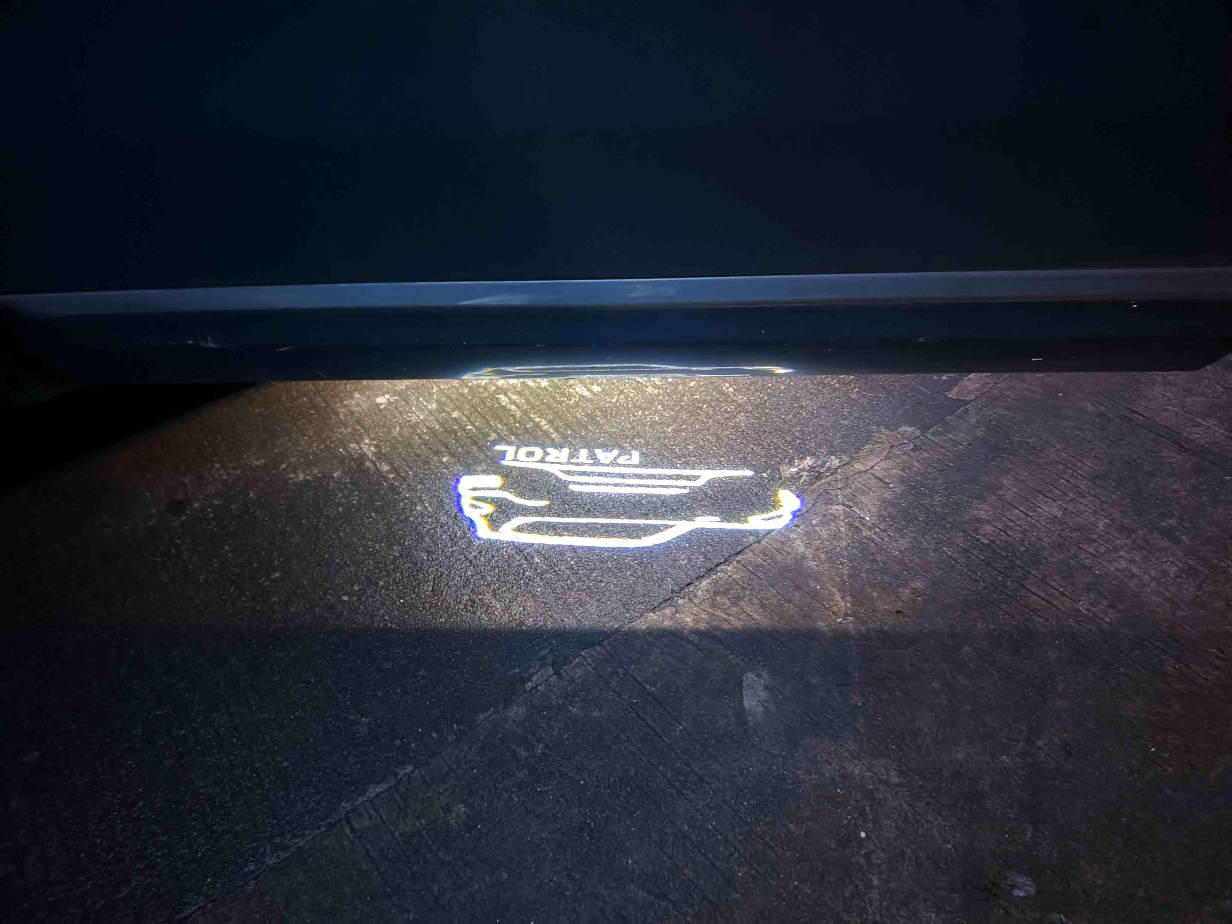 Luzes de boas-vindas universais e personalizadas para carros